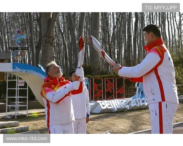 姚明传递米兰冬奥火炬之光