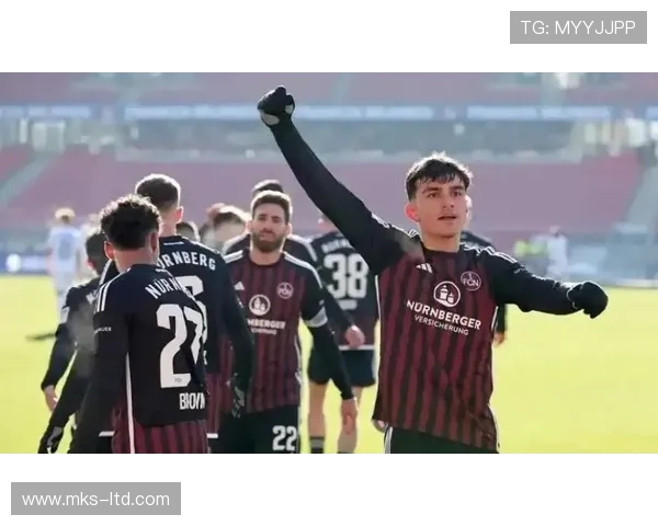 法兰克福新星强势冲击首发阵容