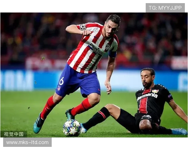 欧冠前夕老佛爷与科斯塔交换心意礼物